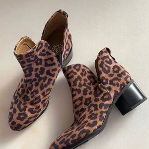 Franco Sarto Slip on Ankle Boots, Animal Print, Ladies Size 8 M, Heel 1 1/2”